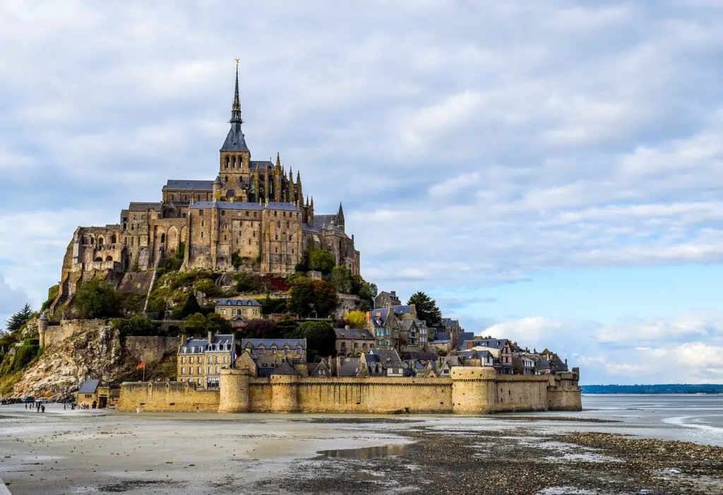 The Magic of France’s Most Romantic Destinations: Loire Valley, Mont Saint-Michel, and Cannes